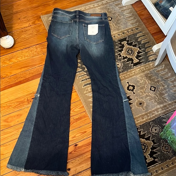 Women's Flared Denim Jeans - Dark Blue - Picture 5 of 5